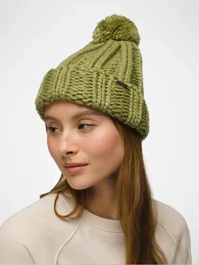Prana Snow Crystal Beanie Fern Green Pom Pom Chunky Knit